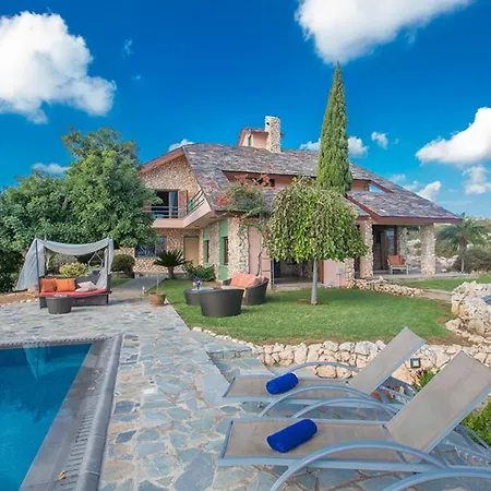 You Will Love This Luxury 4 Bedroom Holiday In With Private Pool 1386 Ayia Napa